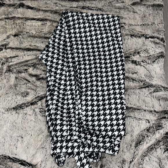 SHEIN Drawstring Waist Houndstooth Pants - Picture 2 of 4
